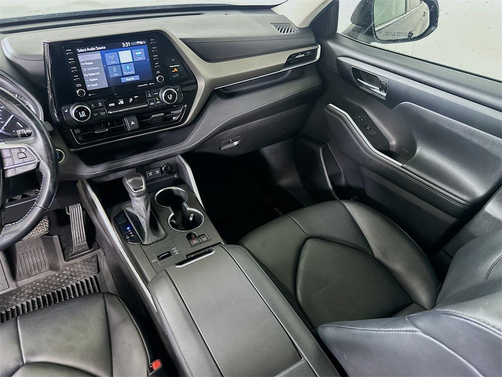 used 2021 Toyota Highlander car, priced at $24,500