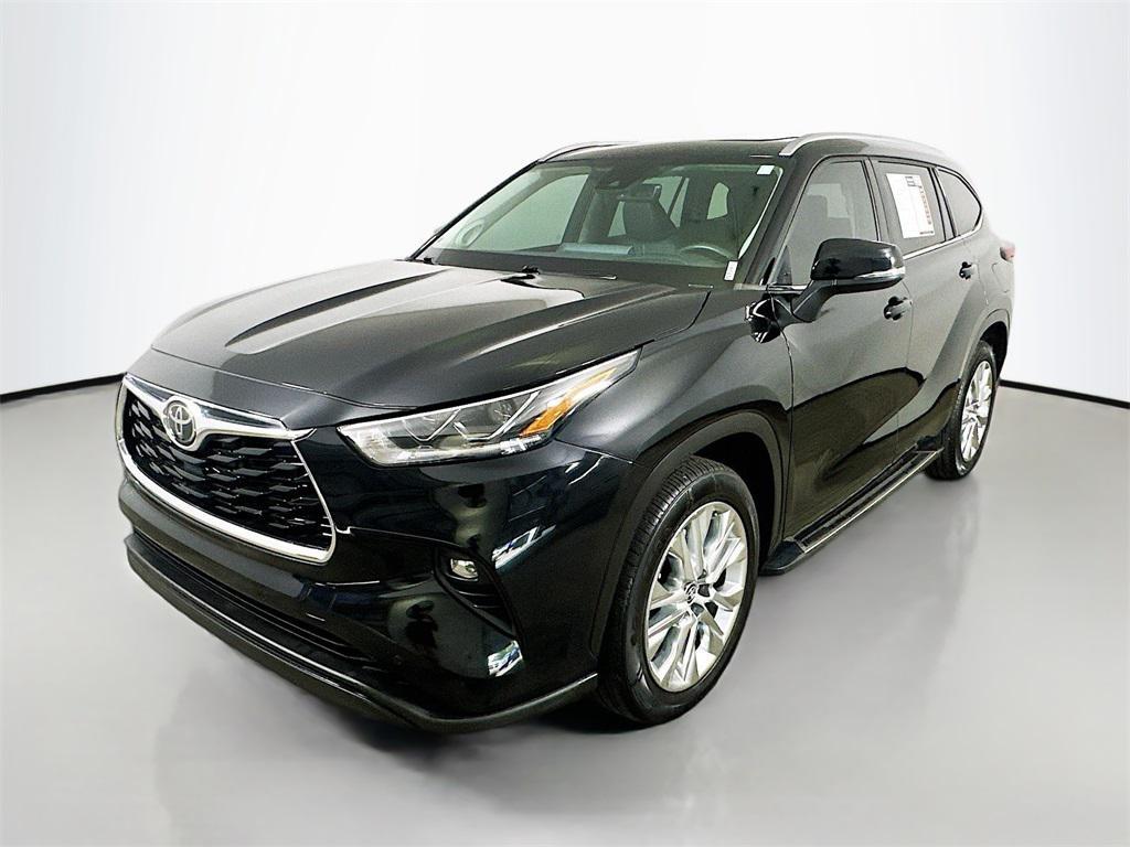 used 2023 Toyota Highlander car, priced at $37,700