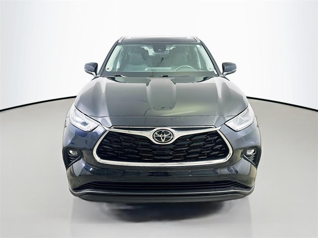 used 2023 Toyota Highlander car, priced at $37,700