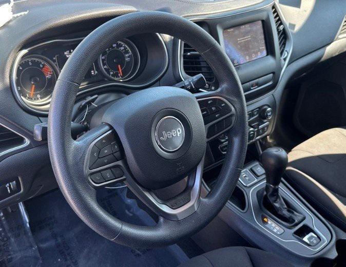used 2019 Jeep Cherokee car, priced at $15,404