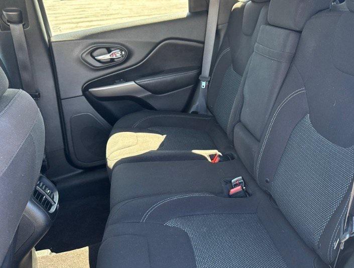 used 2019 Jeep Cherokee car, priced at $15,404
