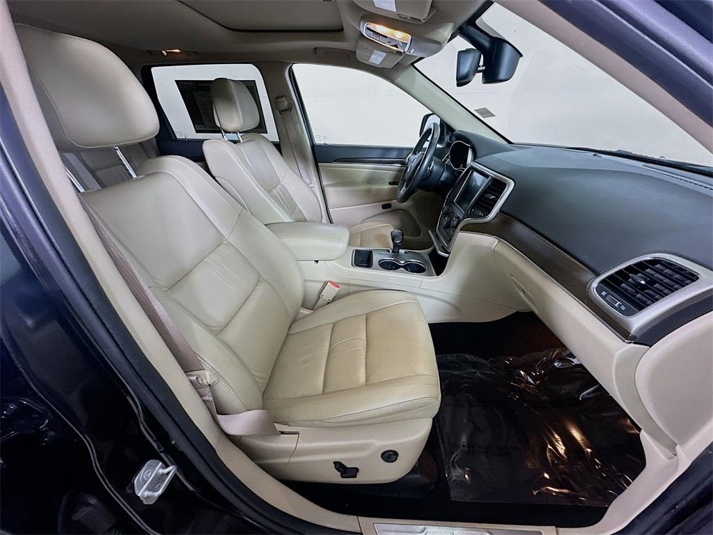 used 2015 Jeep Grand Cherokee car, priced at $13,531