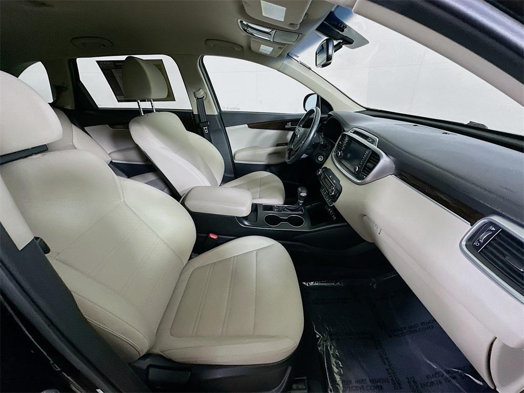 used 2019 Kia Sorento car, priced at $14,382