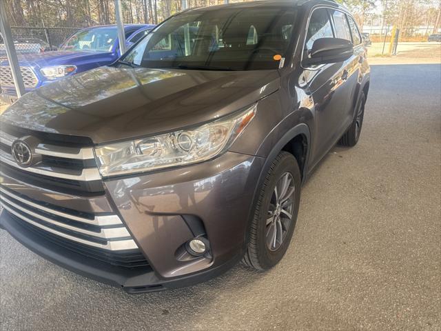 used 2019 Toyota Highlander car, priced at $26,899