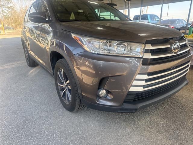 used 2019 Toyota Highlander car, priced at $26,899