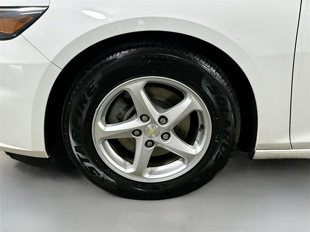 used 2018 Chevrolet Malibu car, priced at $13,446