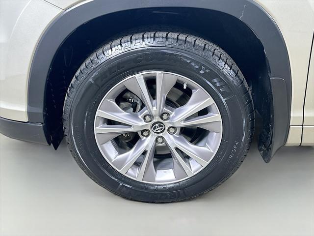 used 2016 Toyota Highlander car, priced at $20,999