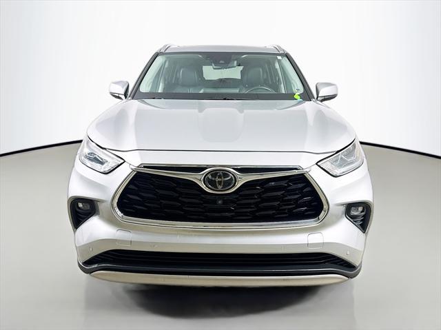 used 2020 Toyota Highlander car, priced at $29,500