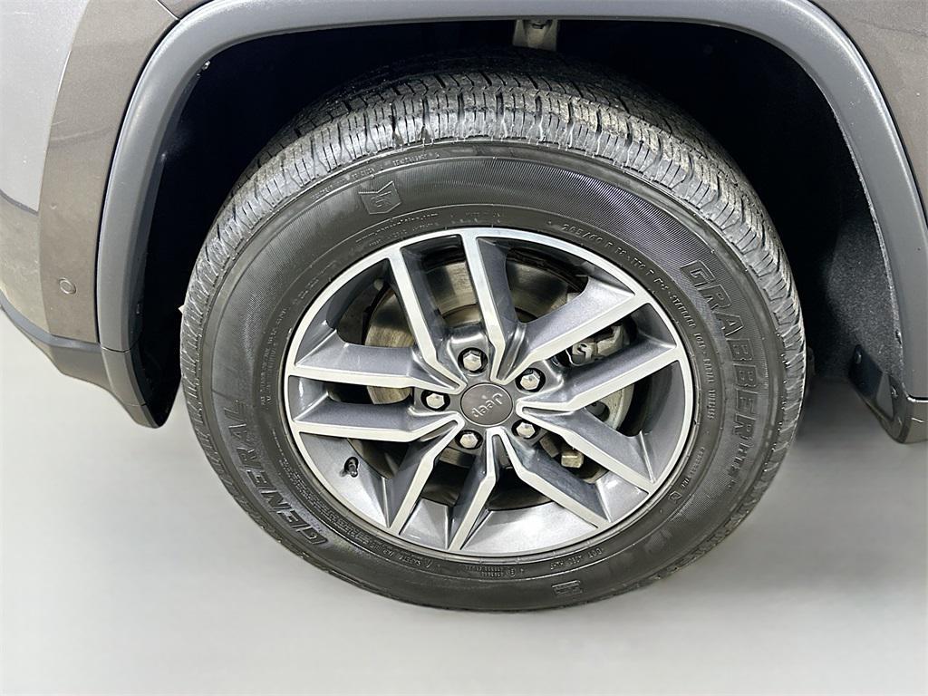 used 2019 Jeep Grand Cherokee car, priced at $17,999