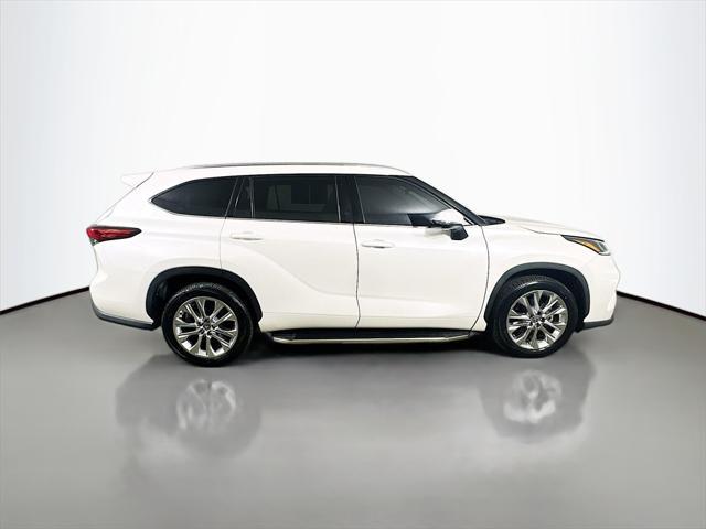 used 2020 Toyota Highlander car, priced at $31,311