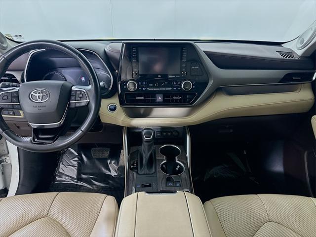 used 2020 Toyota Highlander car, priced at $31,311