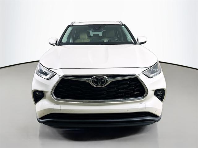 used 2020 Toyota Highlander car, priced at $31,311