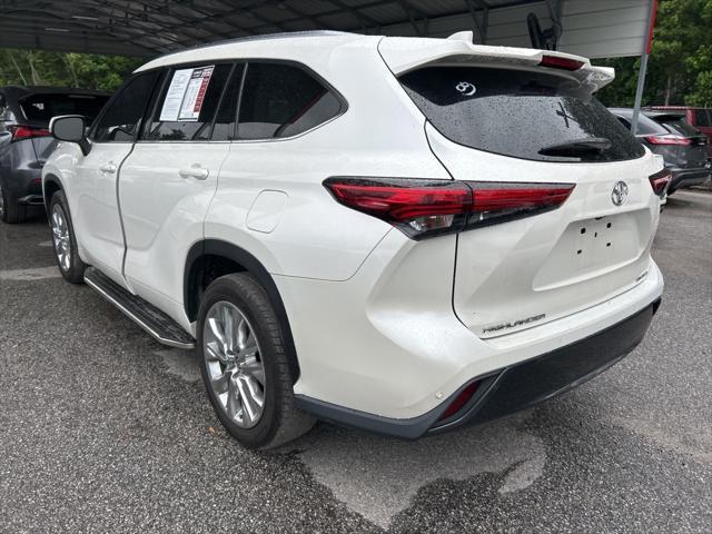 used 2020 Toyota Highlander car, priced at $31,550