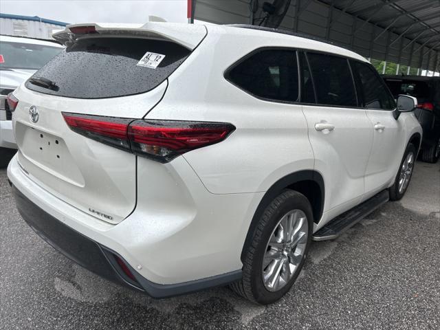 used 2020 Toyota Highlander car, priced at $31,550