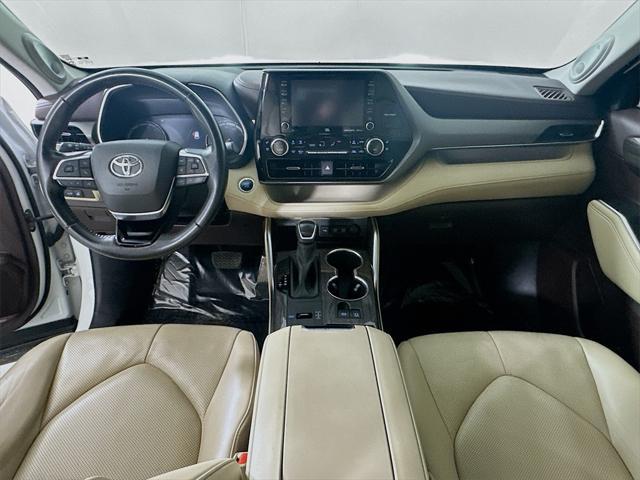 used 2020 Toyota Highlander car, priced at $31,311