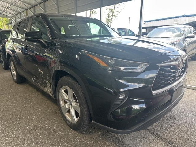 used 2023 Toyota Highlander car, priced at $31,990
