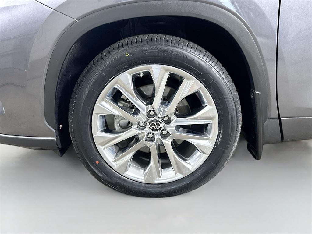 used 2024 Toyota Highlander car, priced at $41,245