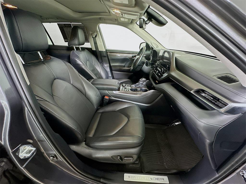used 2024 Toyota Highlander car, priced at $41,245