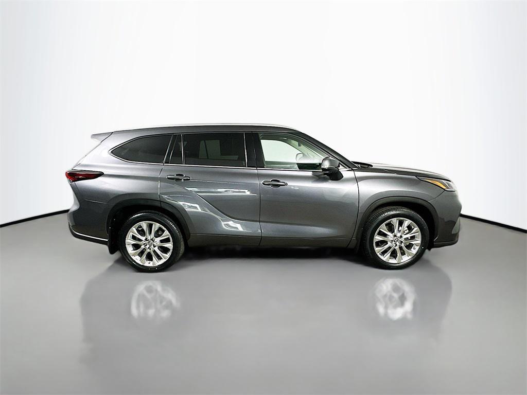 used 2024 Toyota Highlander car, priced at $41,245