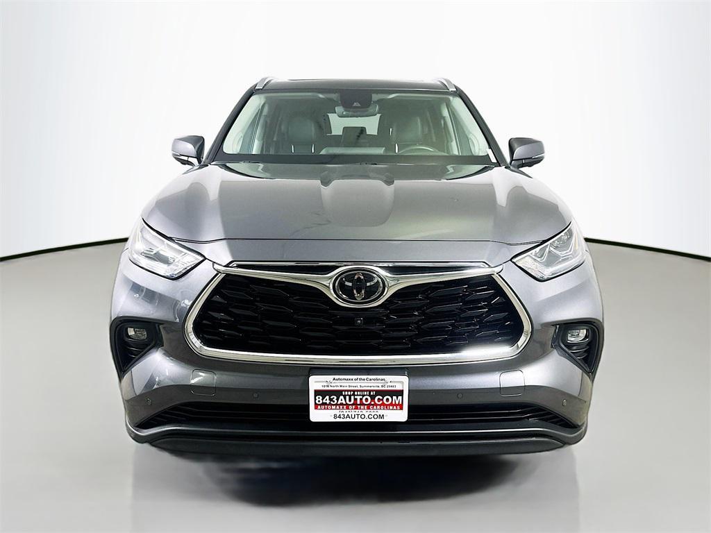 used 2024 Toyota Highlander car, priced at $41,245