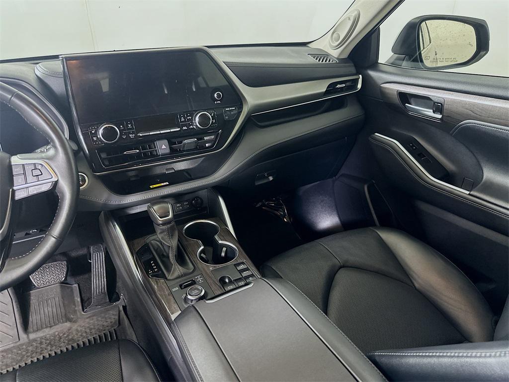 used 2024 Toyota Highlander car, priced at $41,245