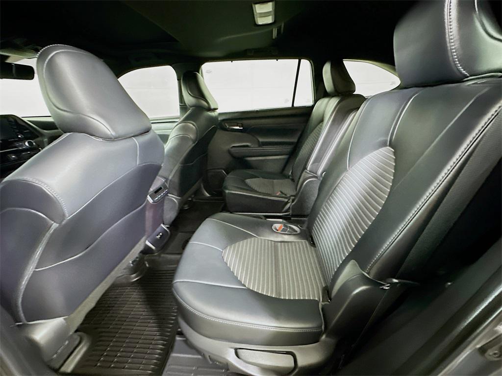 used 2021 Toyota Highlander car, priced at $27,531