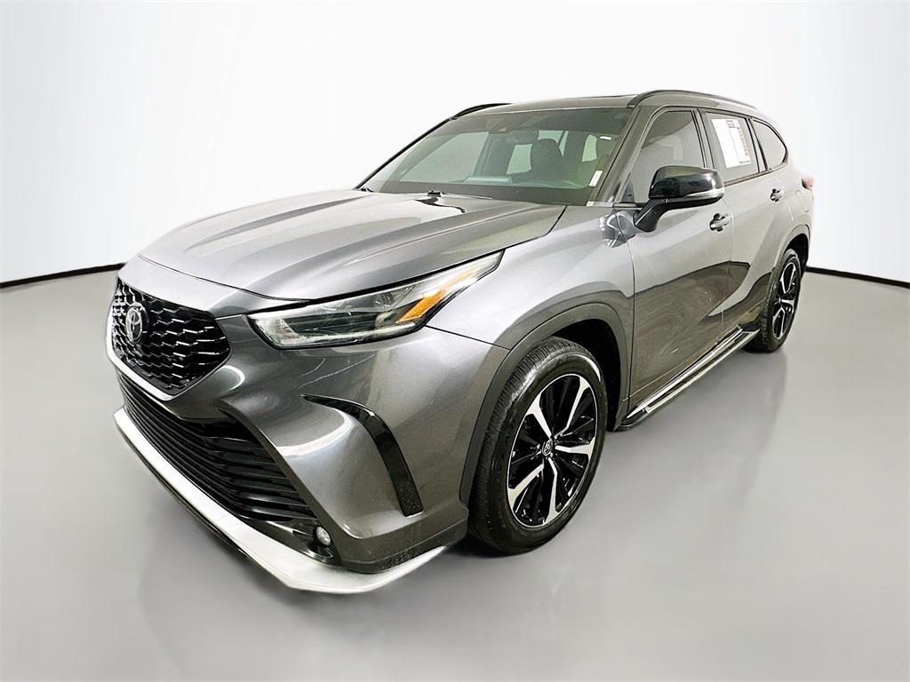 used 2021 Toyota Highlander car, priced at $27,531