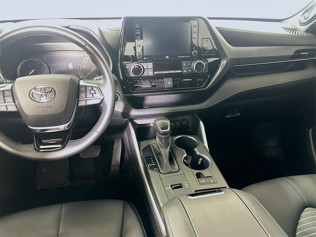 used 2021 Toyota Highlander car, priced at $27,531