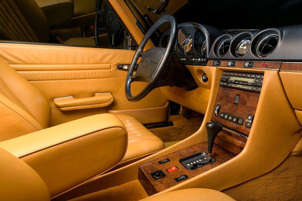 used 1988 Mercedes-Benz 560 car, priced at $29,995