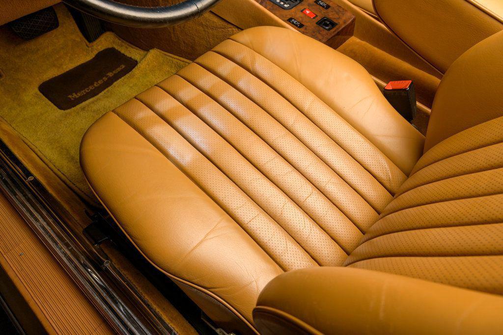 used 1988 Mercedes-Benz 560 car, priced at $29,995