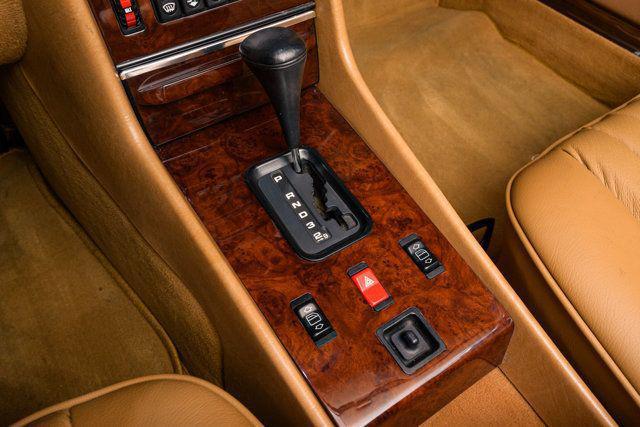 used 1988 Mercedes-Benz 560 car