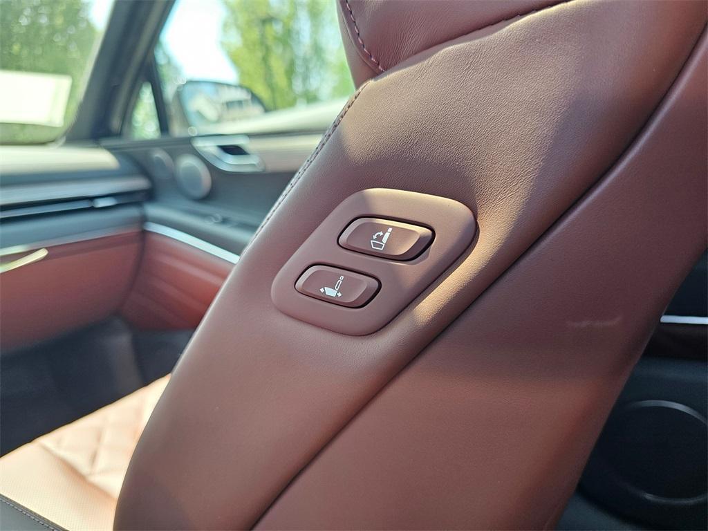 new 2025 Genesis GV80 car, priced at $82,745