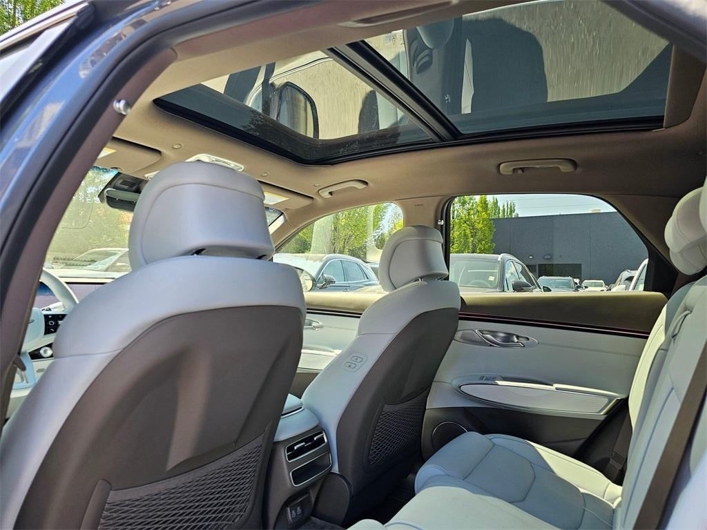 new 2026 Genesis GV70 car