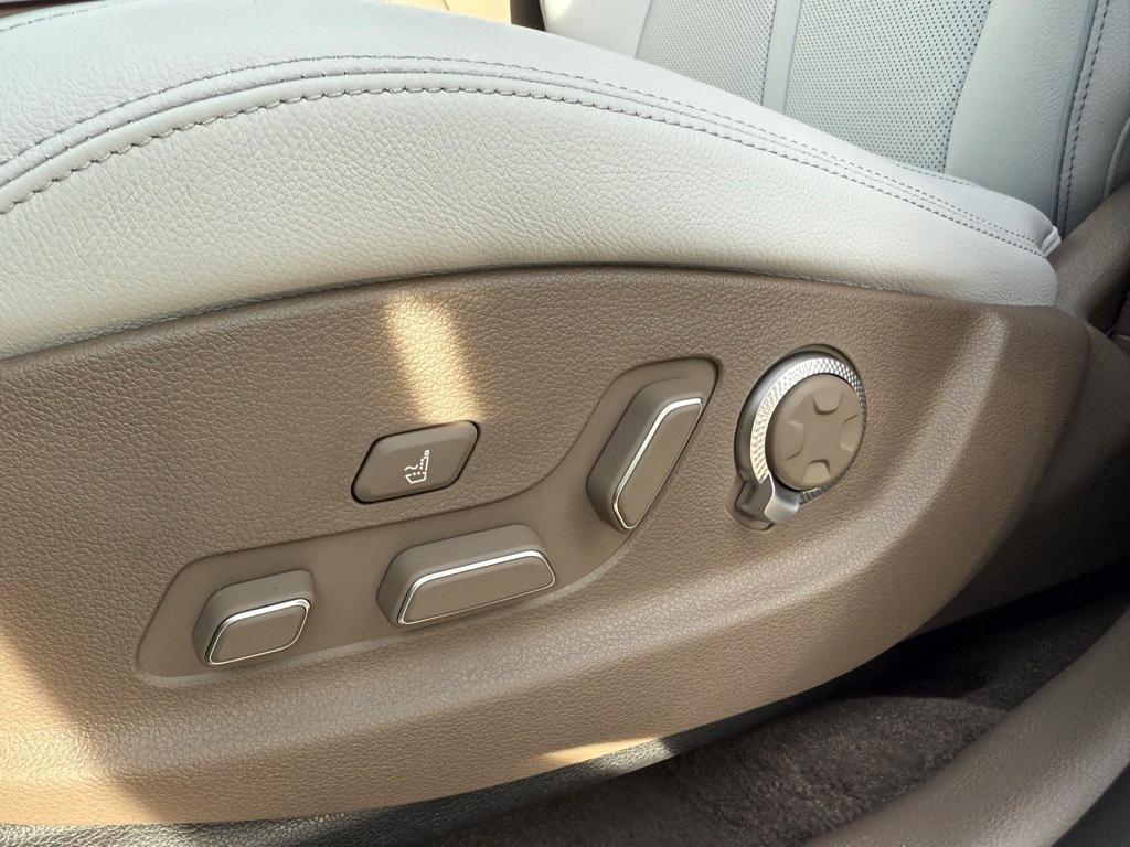 new 2026 Genesis Electrified GV70 car