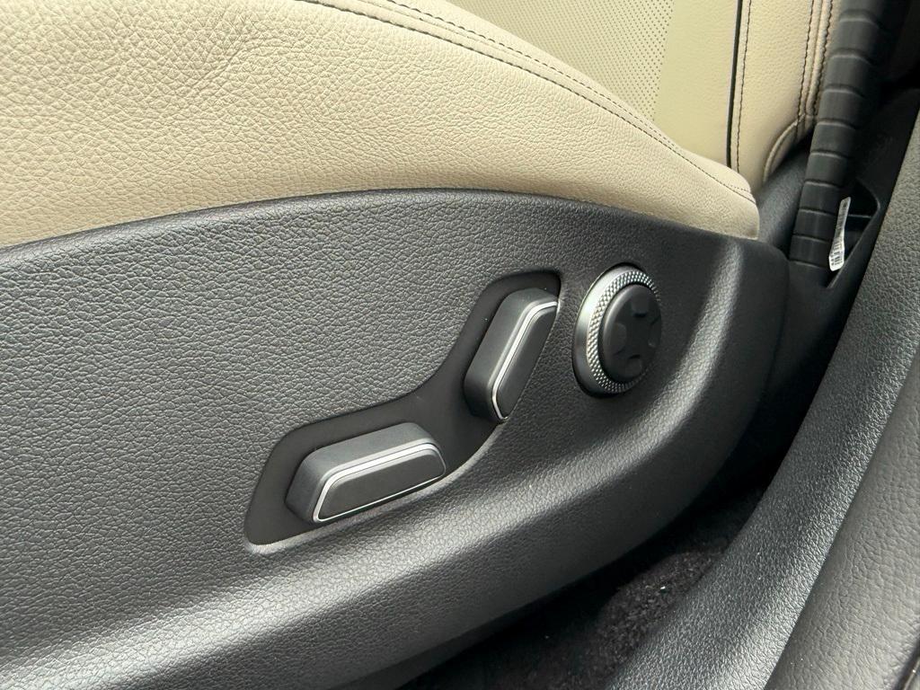 new 2026 Genesis GV70 car