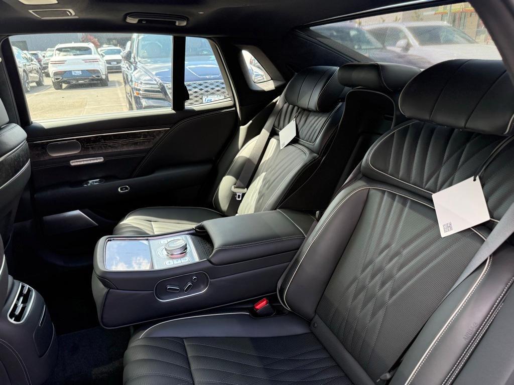 new 2025 Genesis G90 car, priced at $97,615
