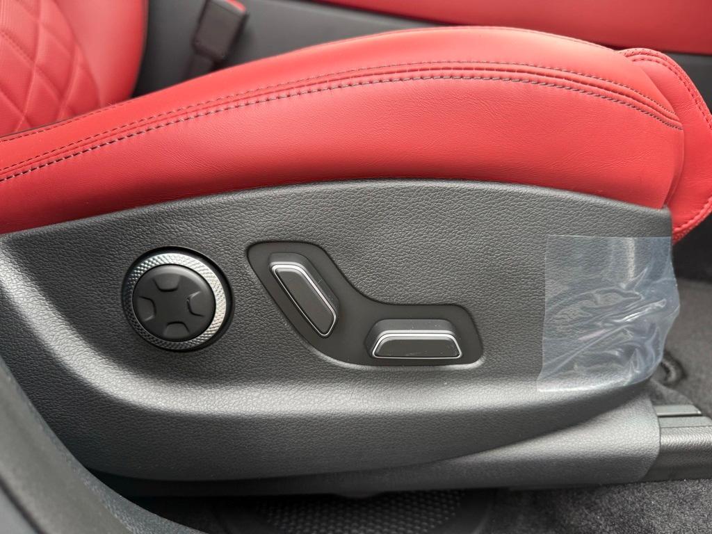 new 2026 Genesis GV70 car