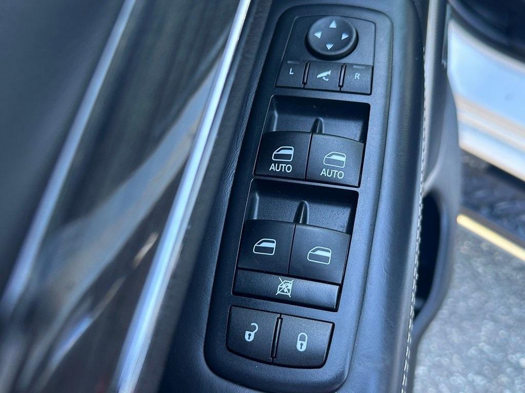 used 2015 Jeep Grand Cherokee car, priced at $15,495