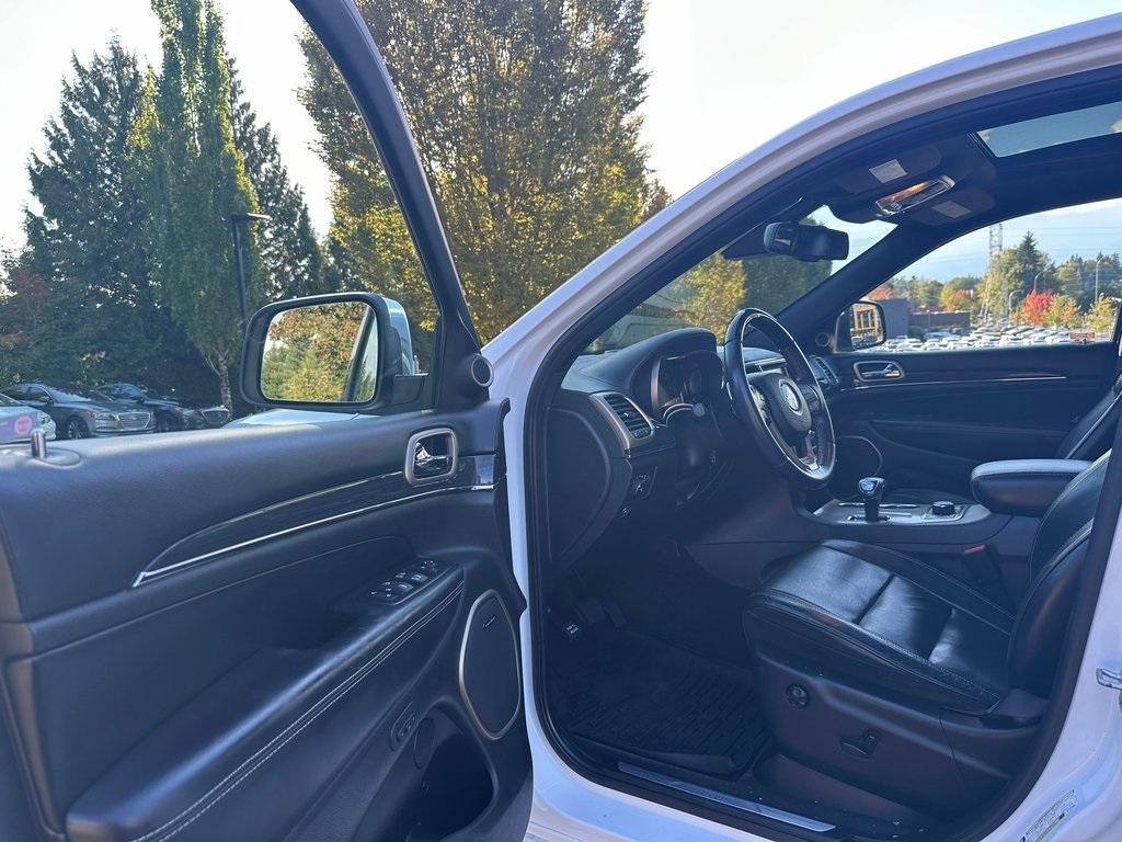 used 2015 Jeep Grand Cherokee car, priced at $15,495