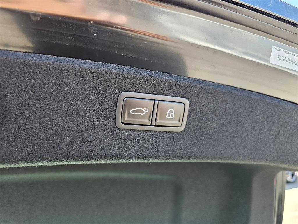 new 2025 Genesis G80 car, priced at $79,205