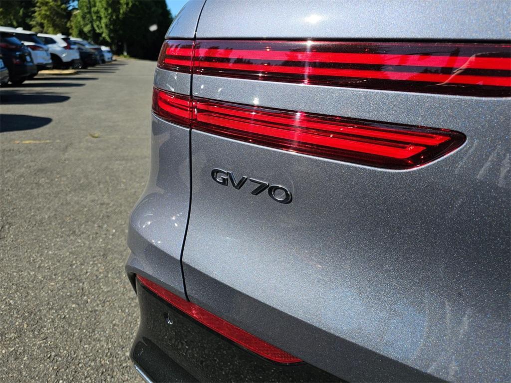 new 2026 Genesis GV70 car