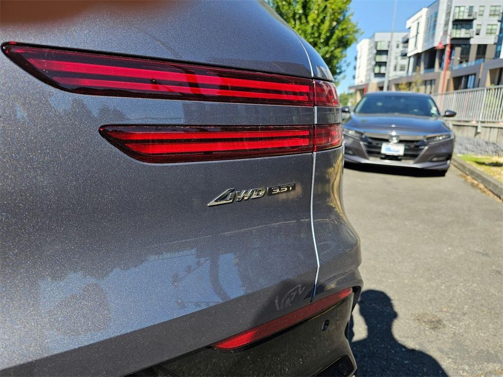 new 2026 Genesis GV70 car