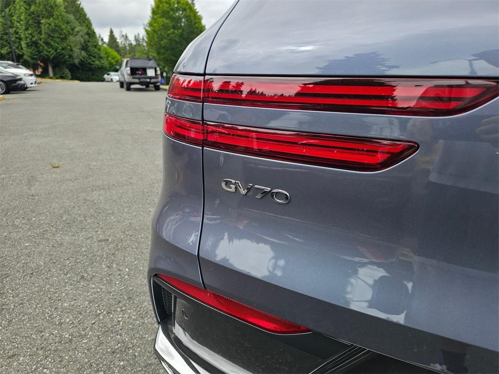 new 2026 Genesis GV70 car