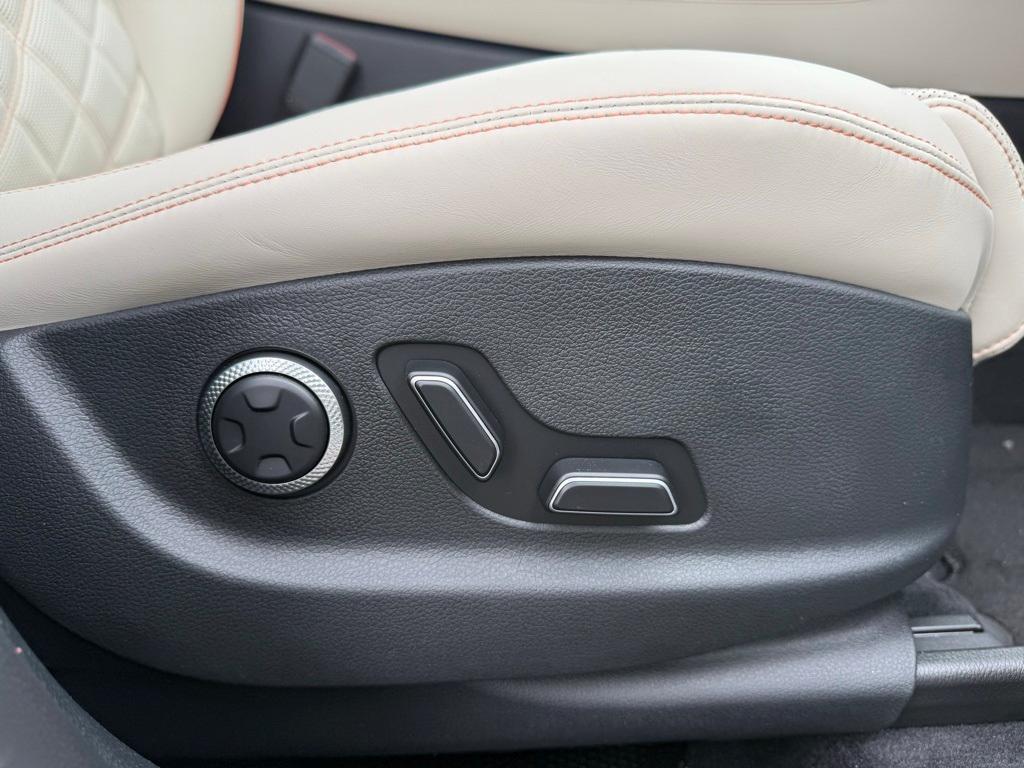 new 2026 Genesis GV70 car