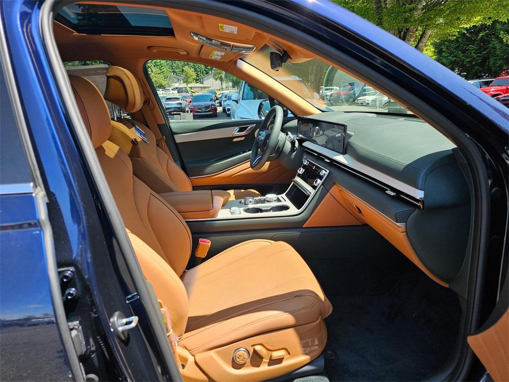 new 2025 Genesis GV80 car, priced at $77,084