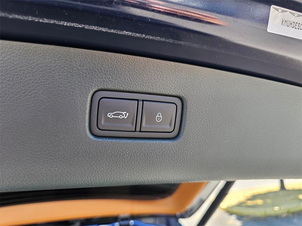 new 2025 Genesis GV80 car, priced at $77,084