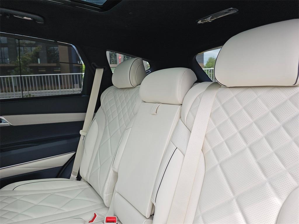 new 2025 Genesis GV80 car, priced at $82,904