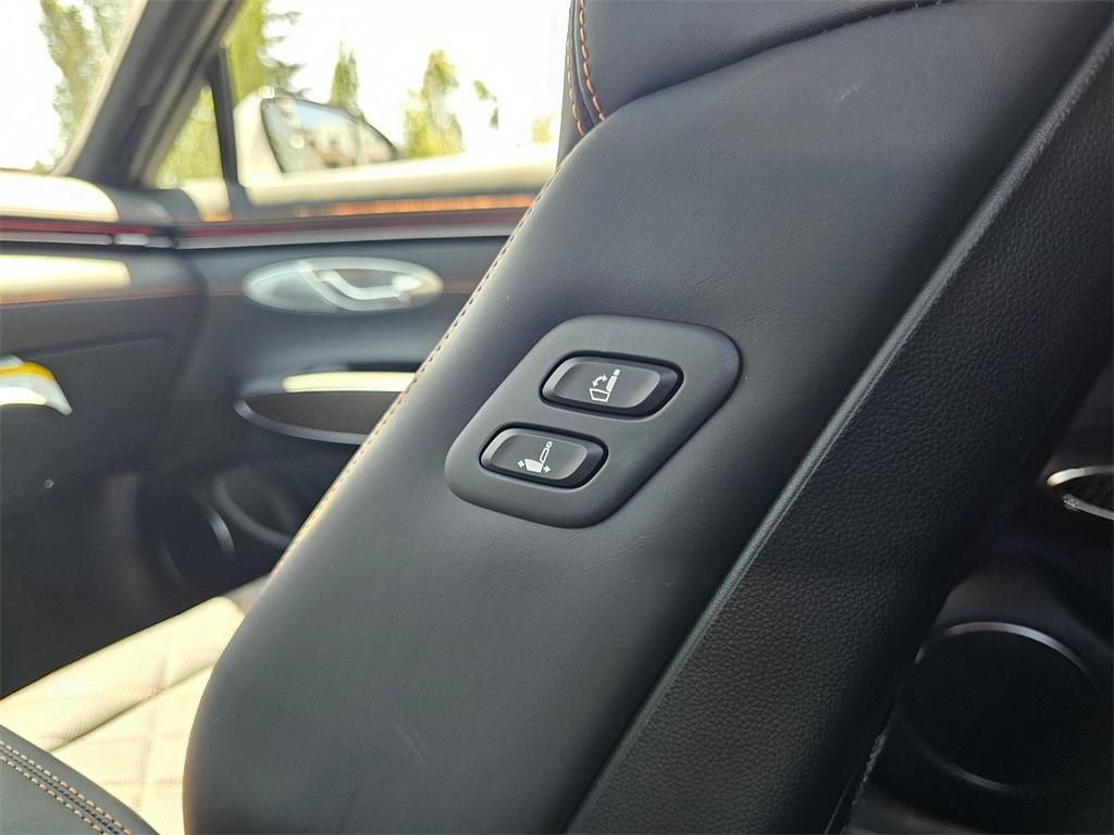 new 2026 Genesis GV70 car