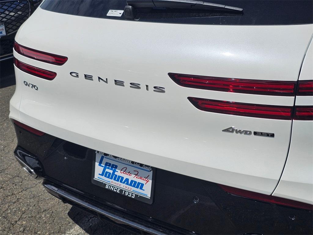 new 2026 Genesis GV70 car