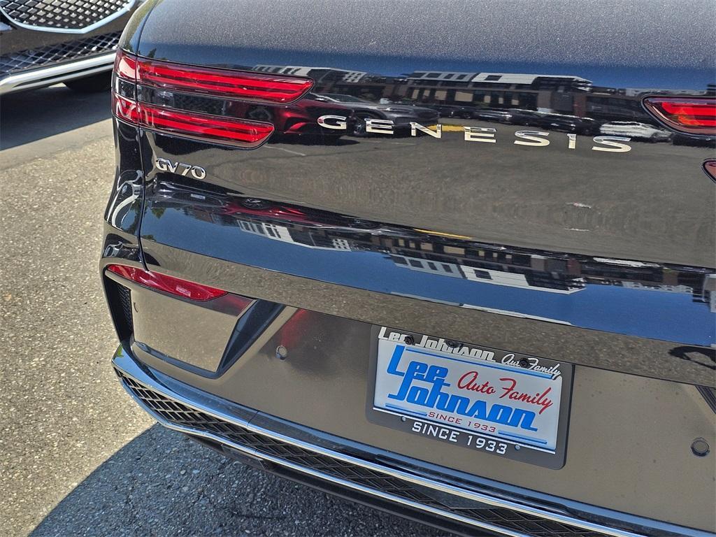 new 2026 Genesis GV70 car